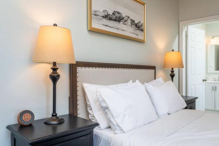 The Legacy Inn Лурей Екстериор снимка